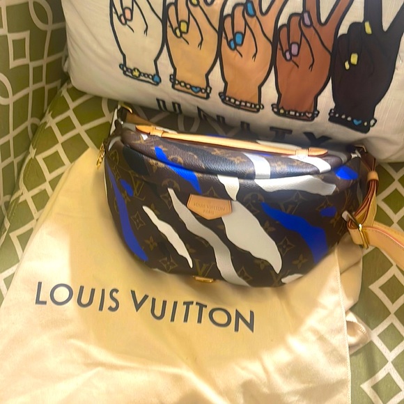 LOL Louis Vuitton Bumbag - Picture 1 of 7